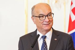 Šéf polského Sejmu se v Bratislavě záměrně vyhnul schůzce s Ficem - Novinky